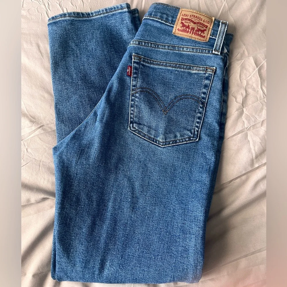 Levi's Blue Jeans - Picture 1 of 16